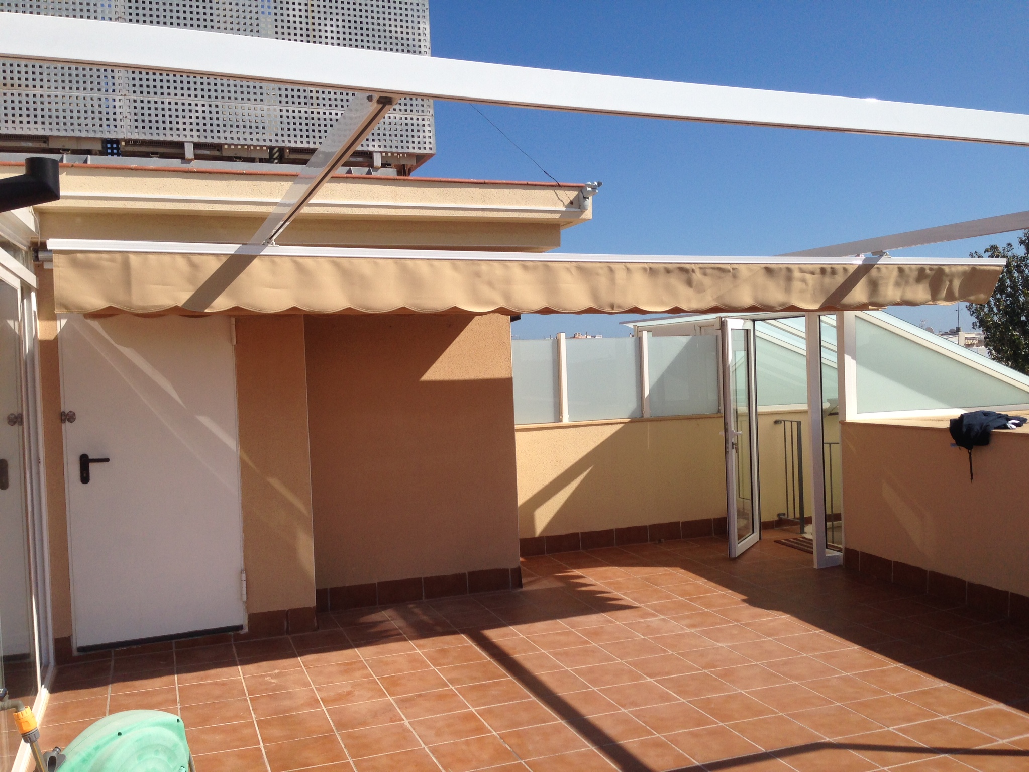 Toldo instalado